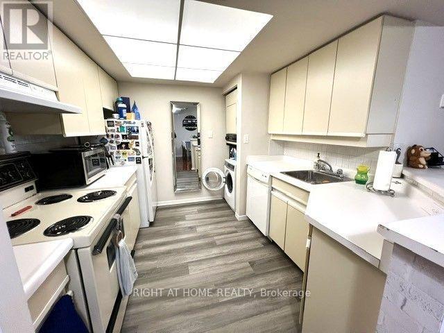 2111- 1001 Bay Street, Toronto, ON photo 24