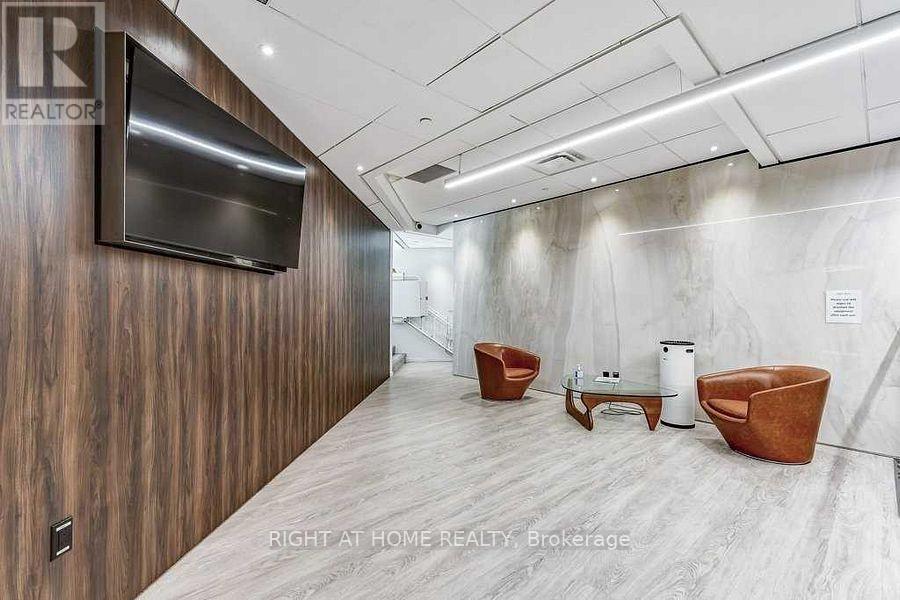 2111- 1001 Bay Street, Toronto, ON photo 32