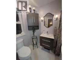 2532 Ashurst Avenue, Coquitlam, BC V3K5T4 Photo 16