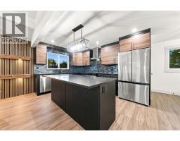 8304 11 Street SW - photo 9