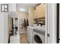 Living room - 124 2nd Avenue W, Montmartre, SK S0G3M0 Photo 14