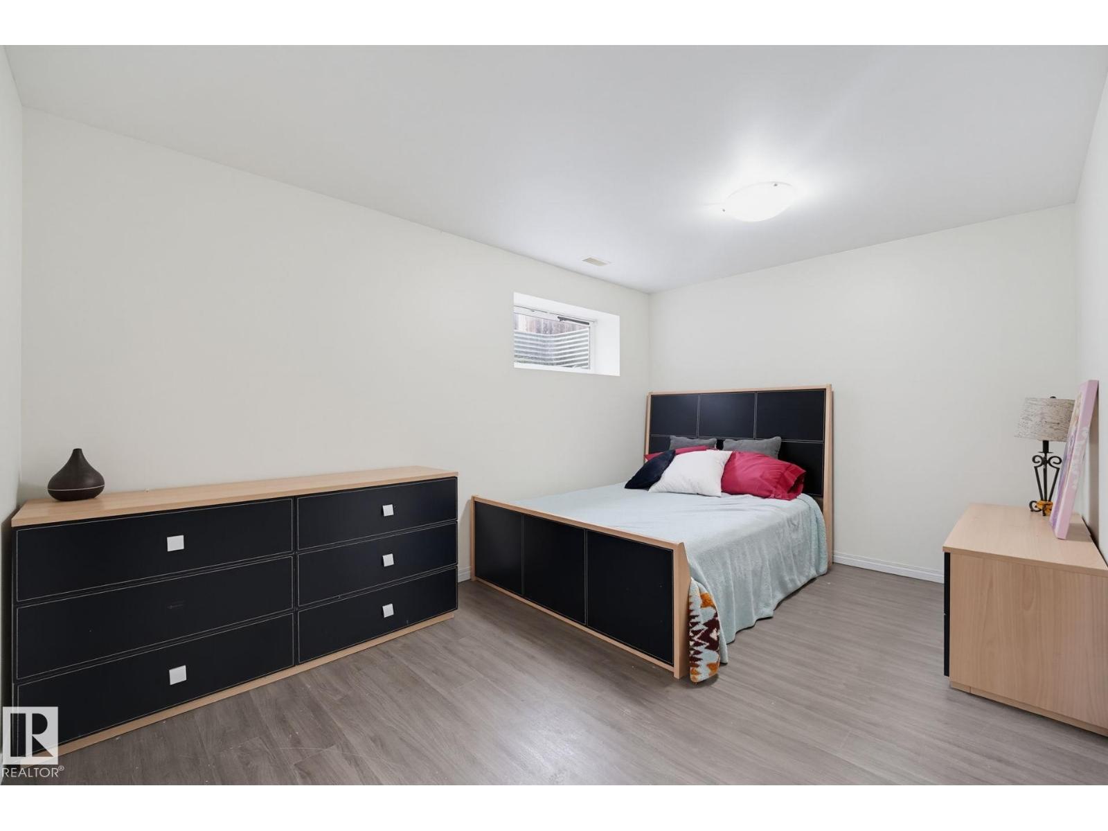 17 VISTA - Image 20