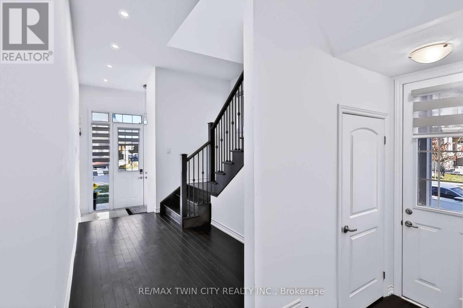 1 ROWLEY STREET, Brantford — photo 7