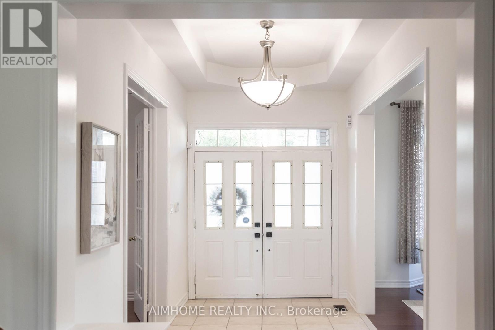 11 Alpaca Drive, Richmond Hill, ON photo 4