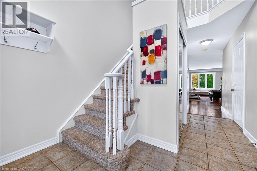 54 VINIFERA Drive, Grimsby — photo 3