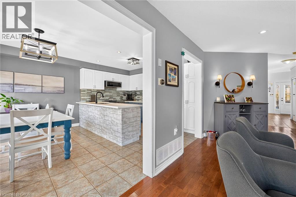 54 VINIFERA Drive, Grimsby — photo 6