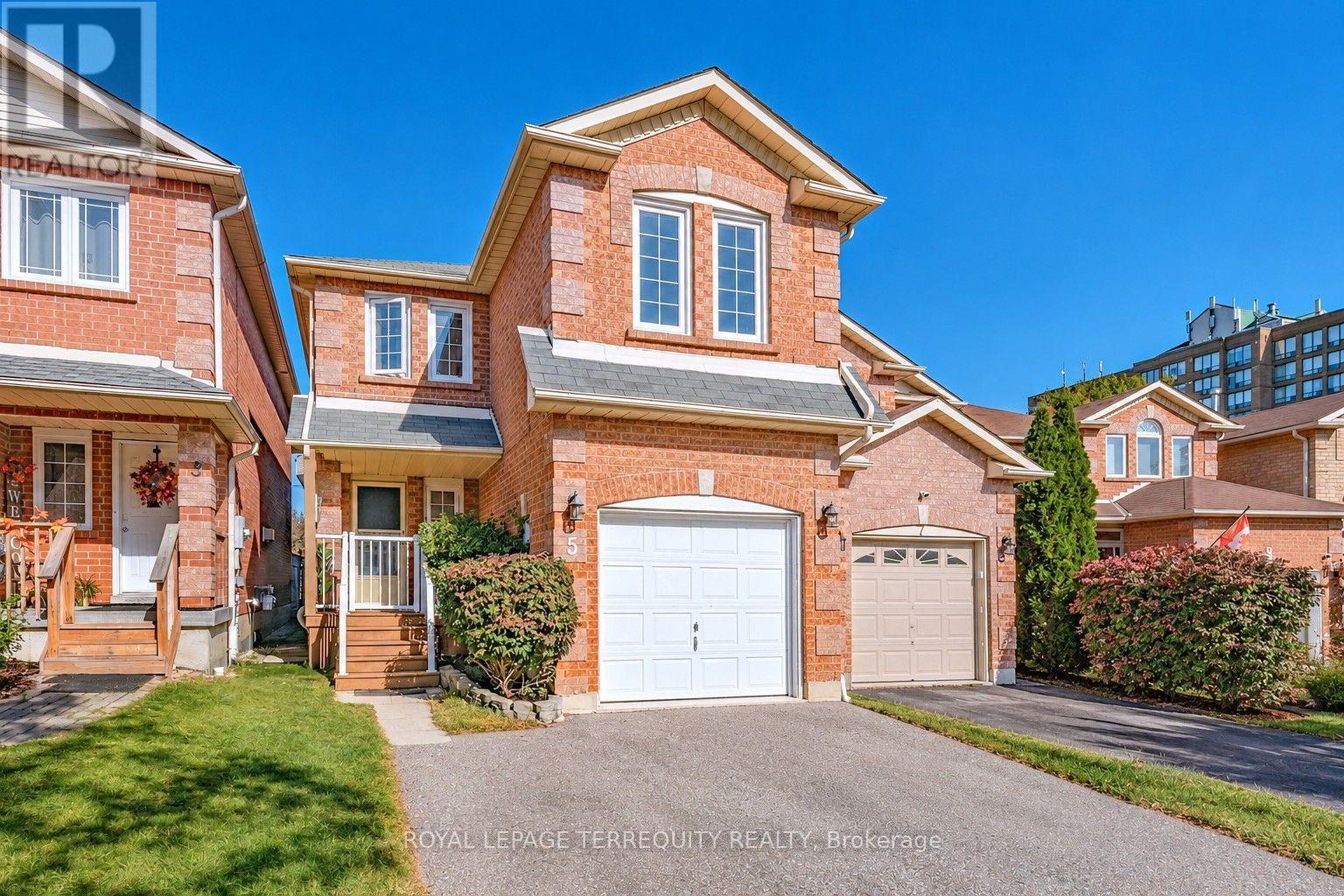 5 Heaver Drive, Whitby, ON
