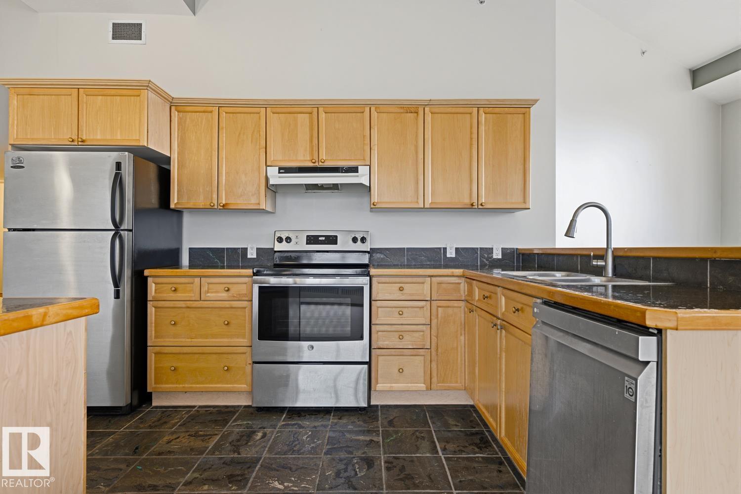 #701 – 10106 105 Street NW, Downtown (Edmonton) — photo 19 of 30: Property photo