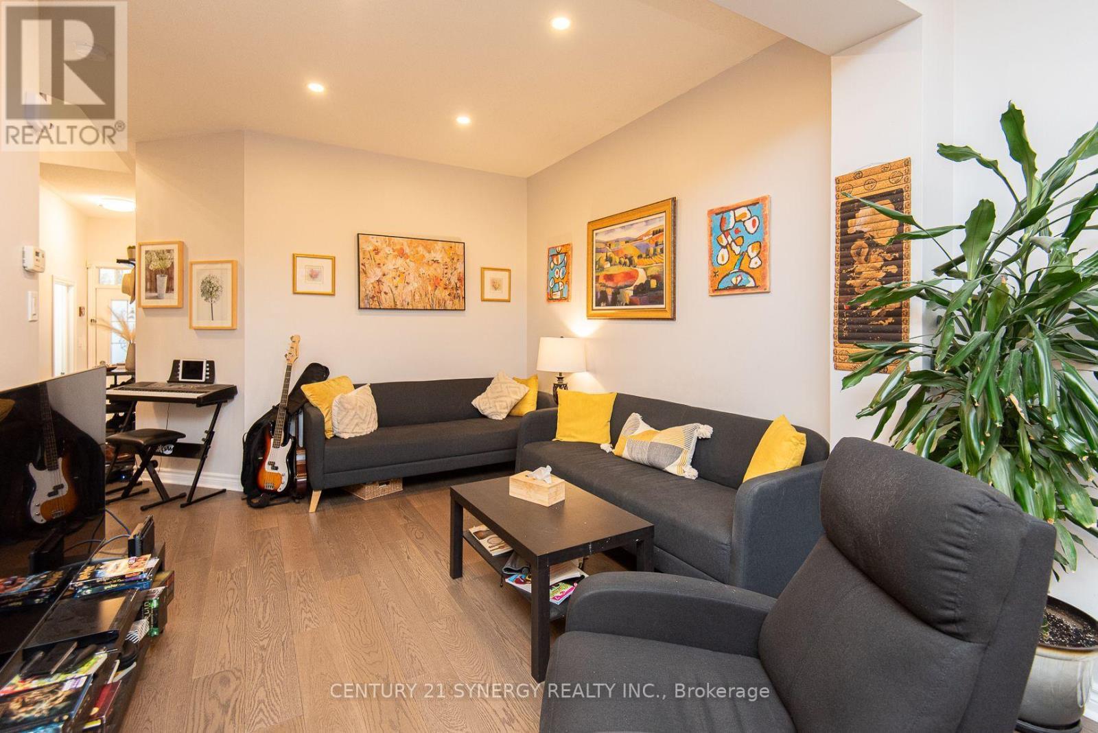 2025 Pennyroyal Crescent — photo 13
