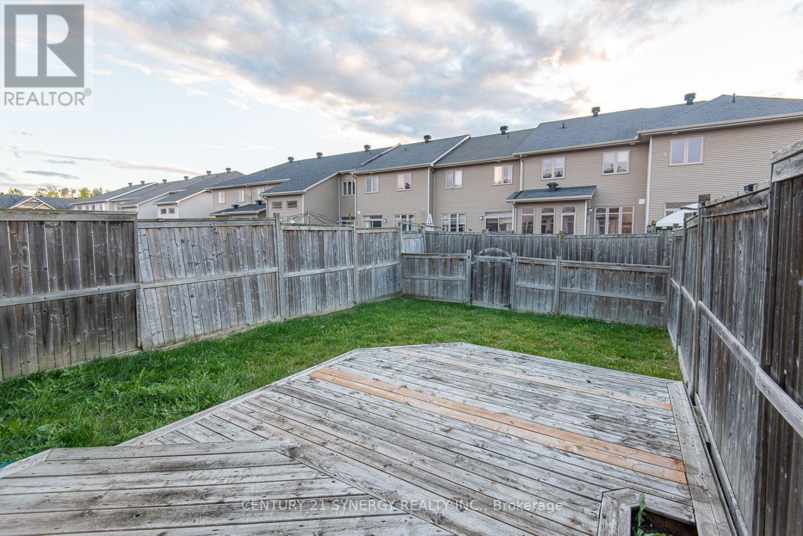 2025 Pennyroyal Crescent — photo 29