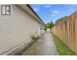 208 Deveron Crescent, London South, ON N5Z4J3 Photo 18