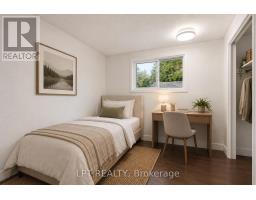 Living room - 208 Deveron Crescent, London South, ON N5Z4J3 Photo 8
