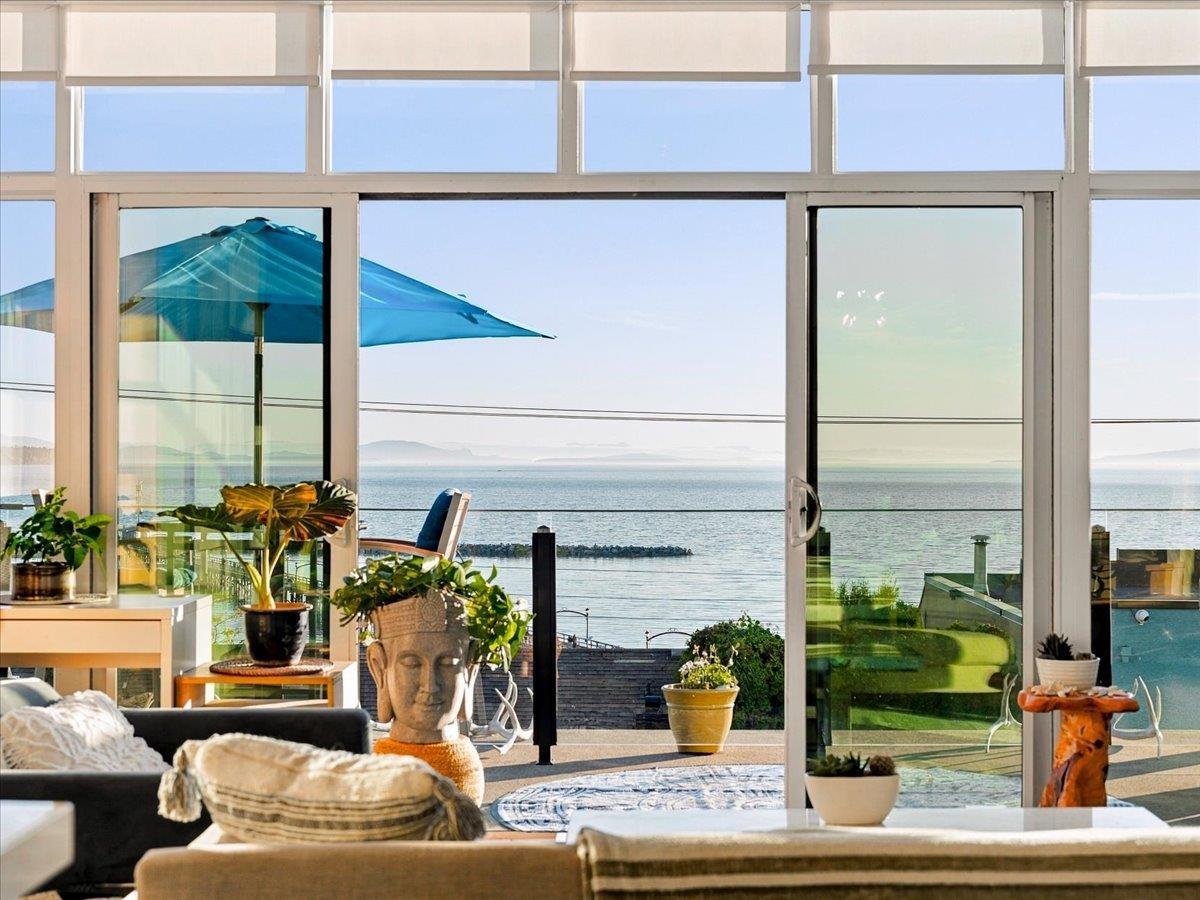 15068 VICTORIA AVENUE, White Rock