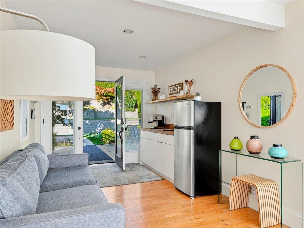 15068 VICTORIA AVENUE, White Rock