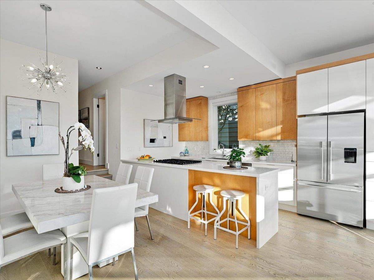 15068 VICTORIA AVENUE, White Rock