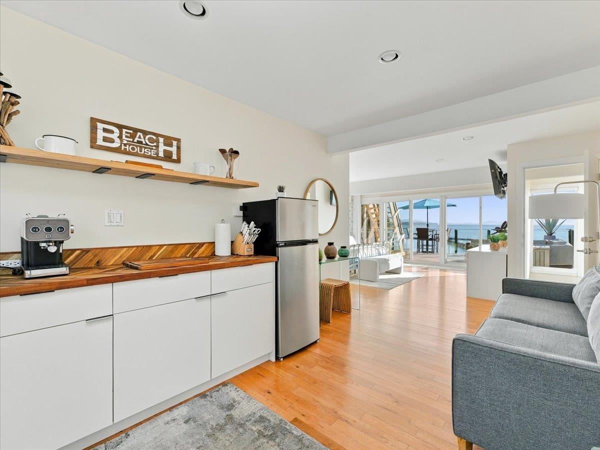 15068 VICTORIA AVENUE, White Rock