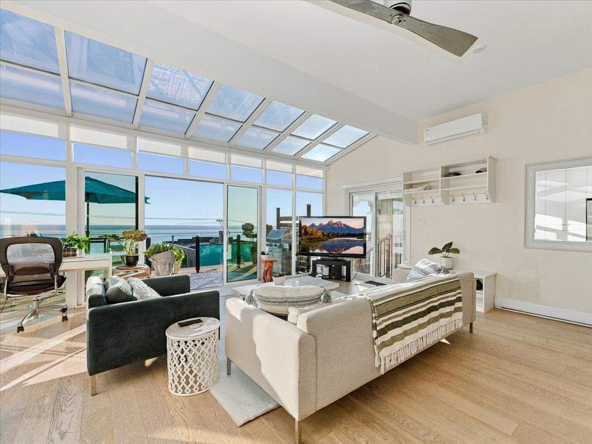 15068 VICTORIA AVENUE, White Rock