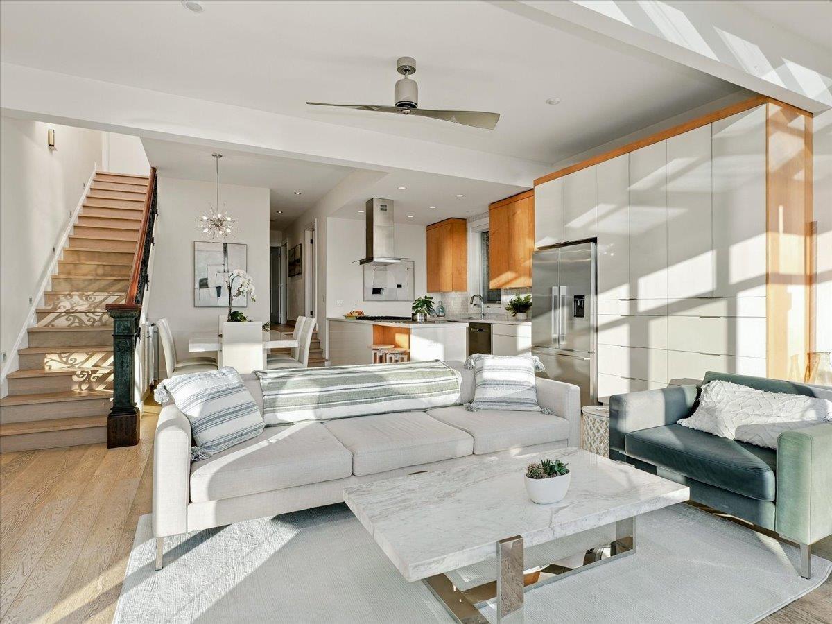 15068 VICTORIA AVENUE, White Rock