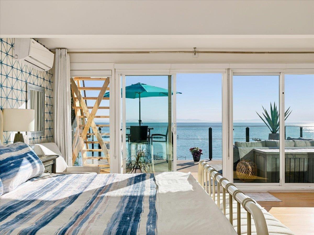 15068 VICTORIA AVENUE, White Rock