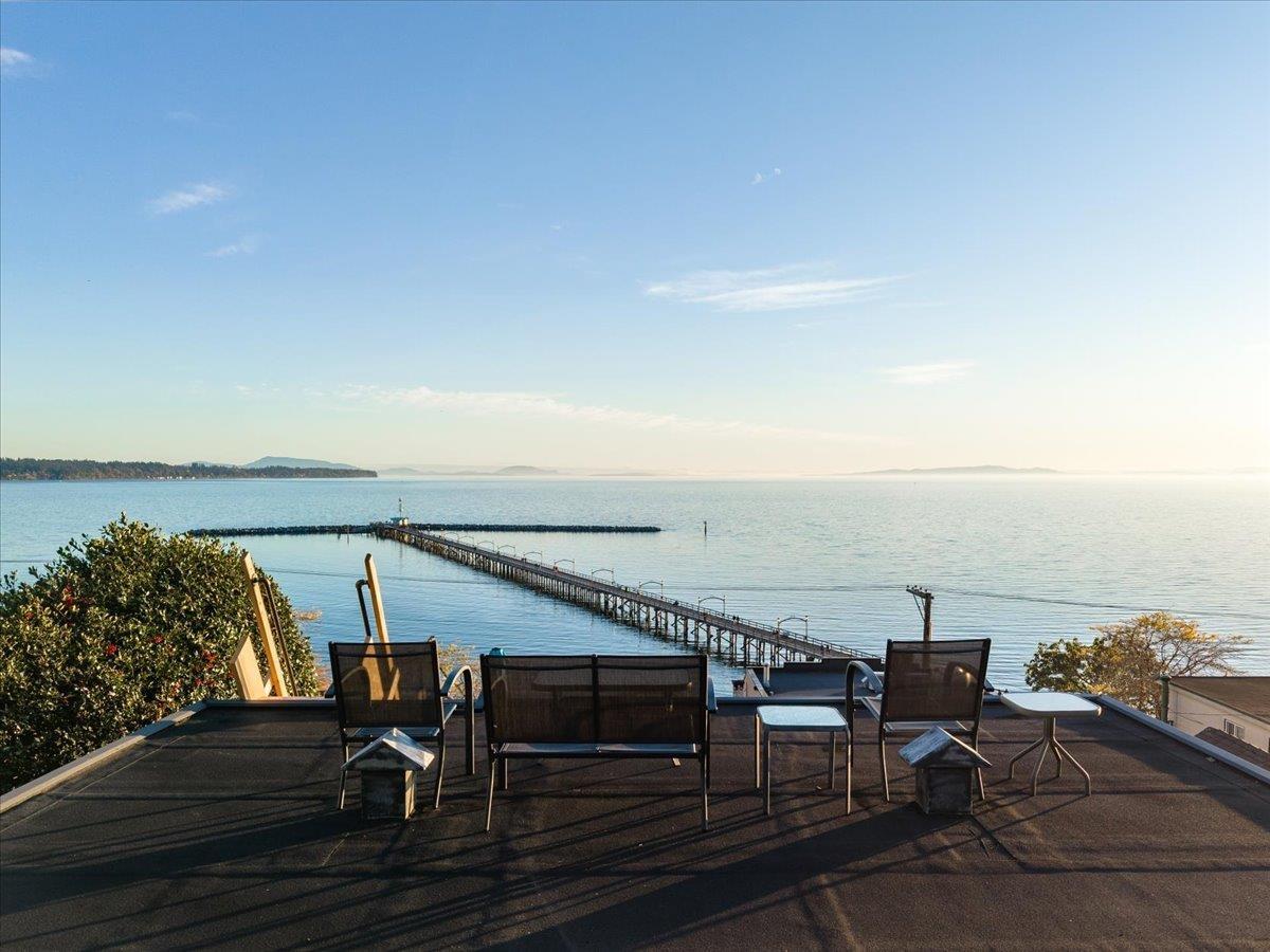 15068 VICTORIA AVENUE, White Rock