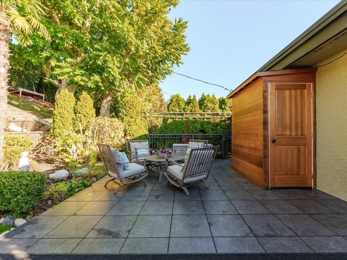 15068 VICTORIA AVENUE, White Rock