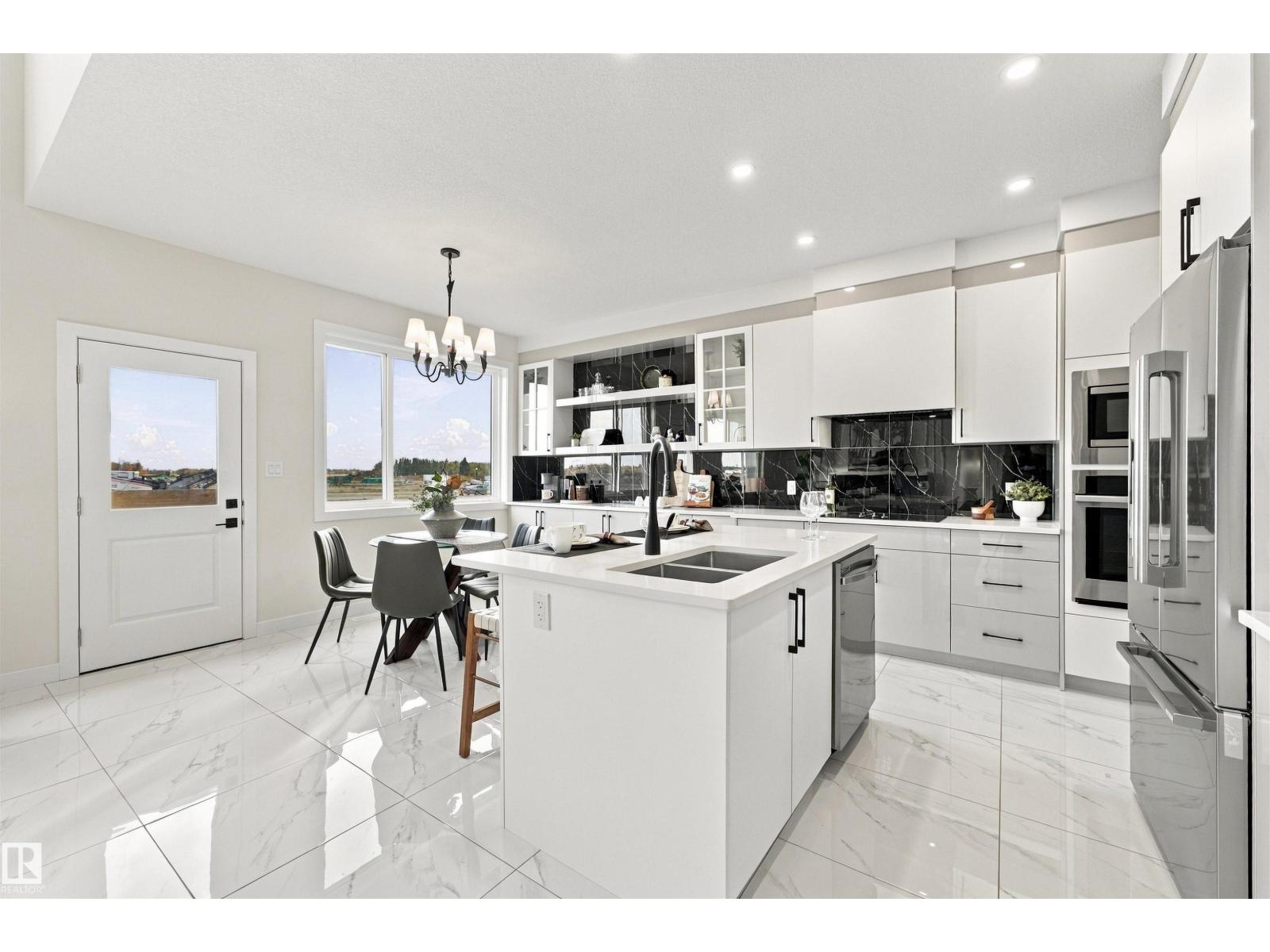 3805 38 Ave - 18