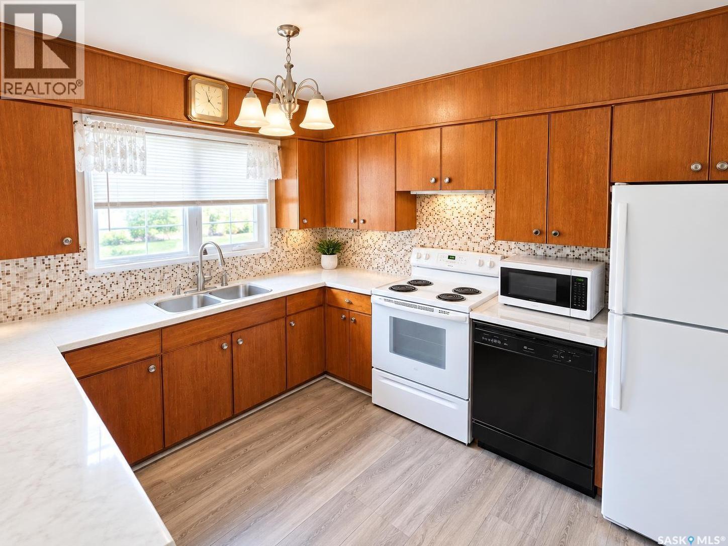 601 2nd AVENUE, Raymore — photo 10
