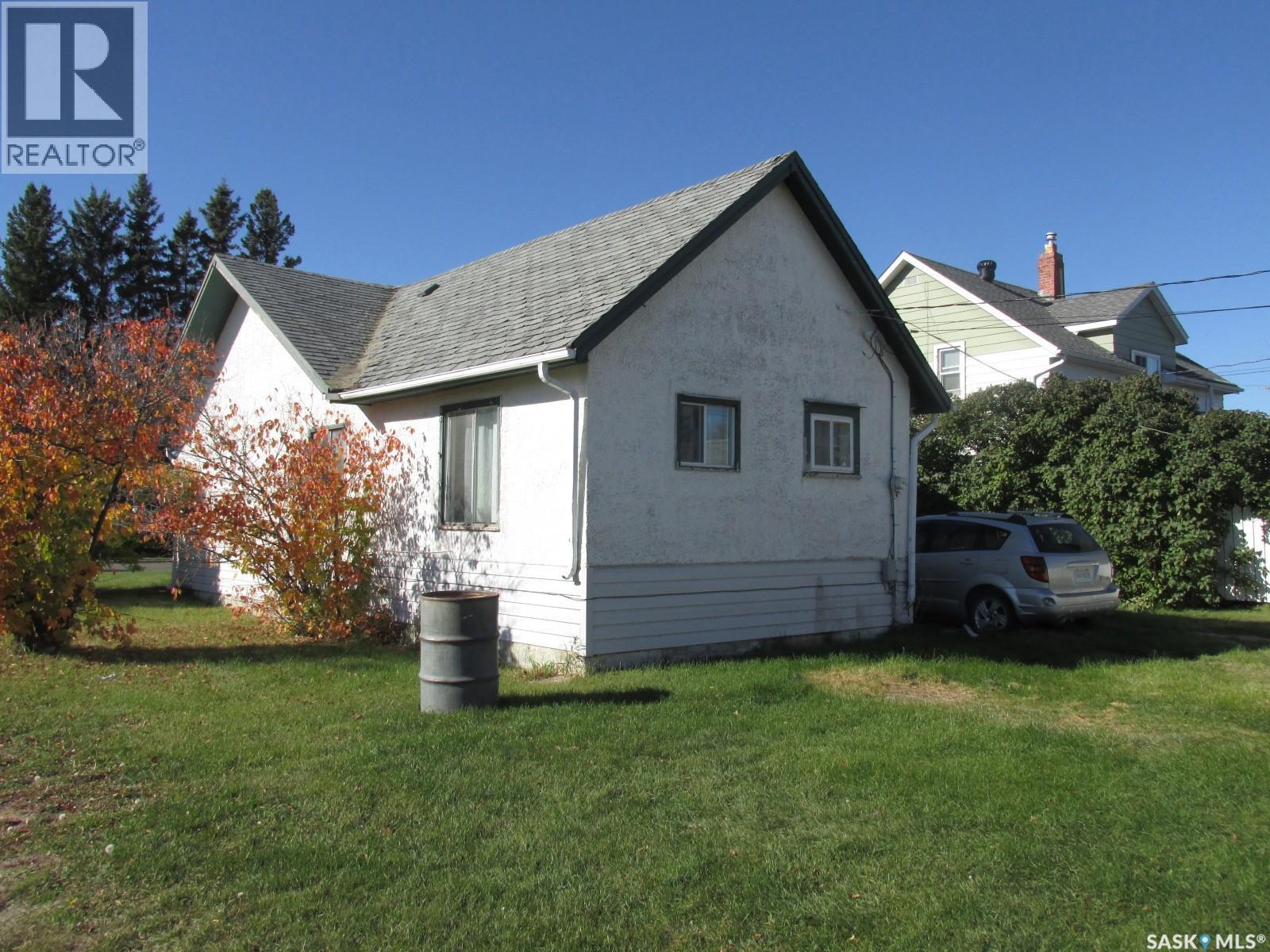 303 2nd STREET W, Nipawin — photo 2