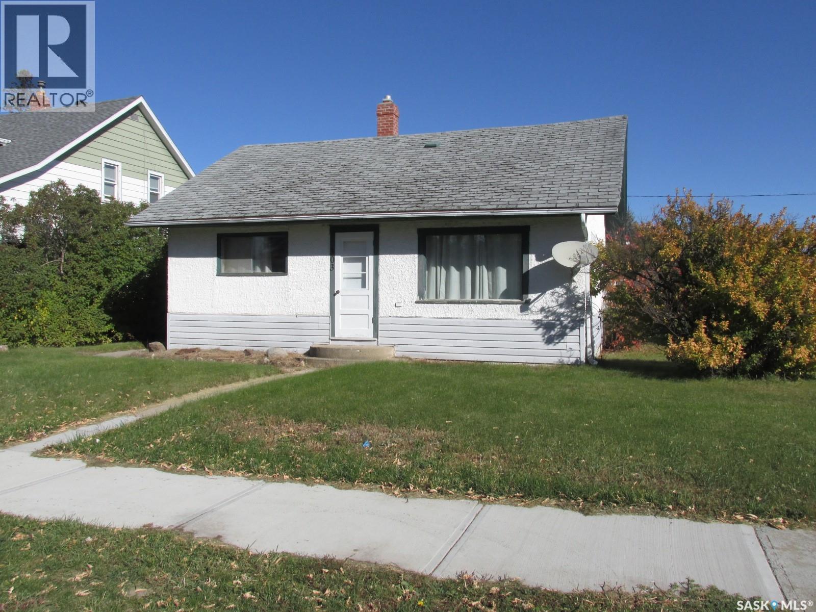 303 2nd STREET W - 20