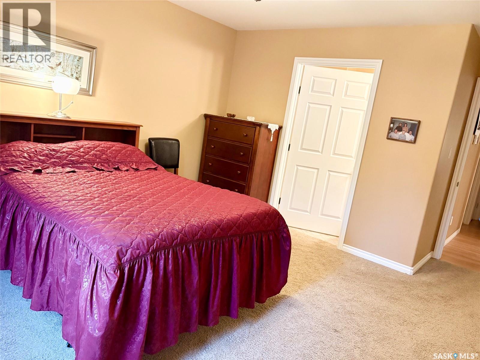 #142 Manitoba AVENUE - 16