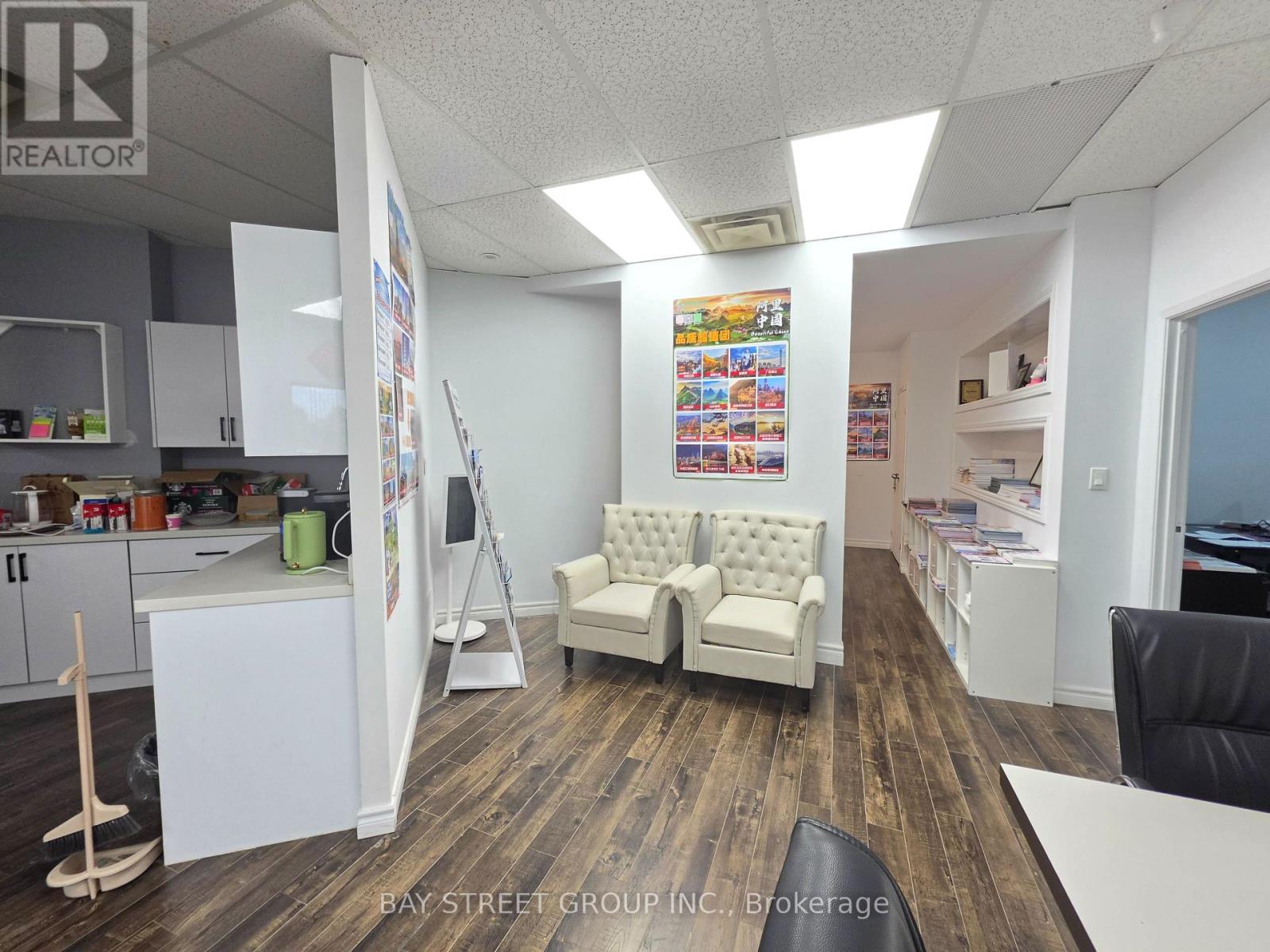 304 - 350 HIGHWAY 7 E, Richmond Hill (Doncrest) — photo 5