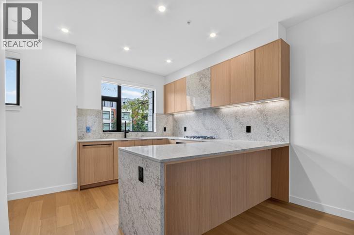 185 5433 OAK STREET, Vancouver - Image 1