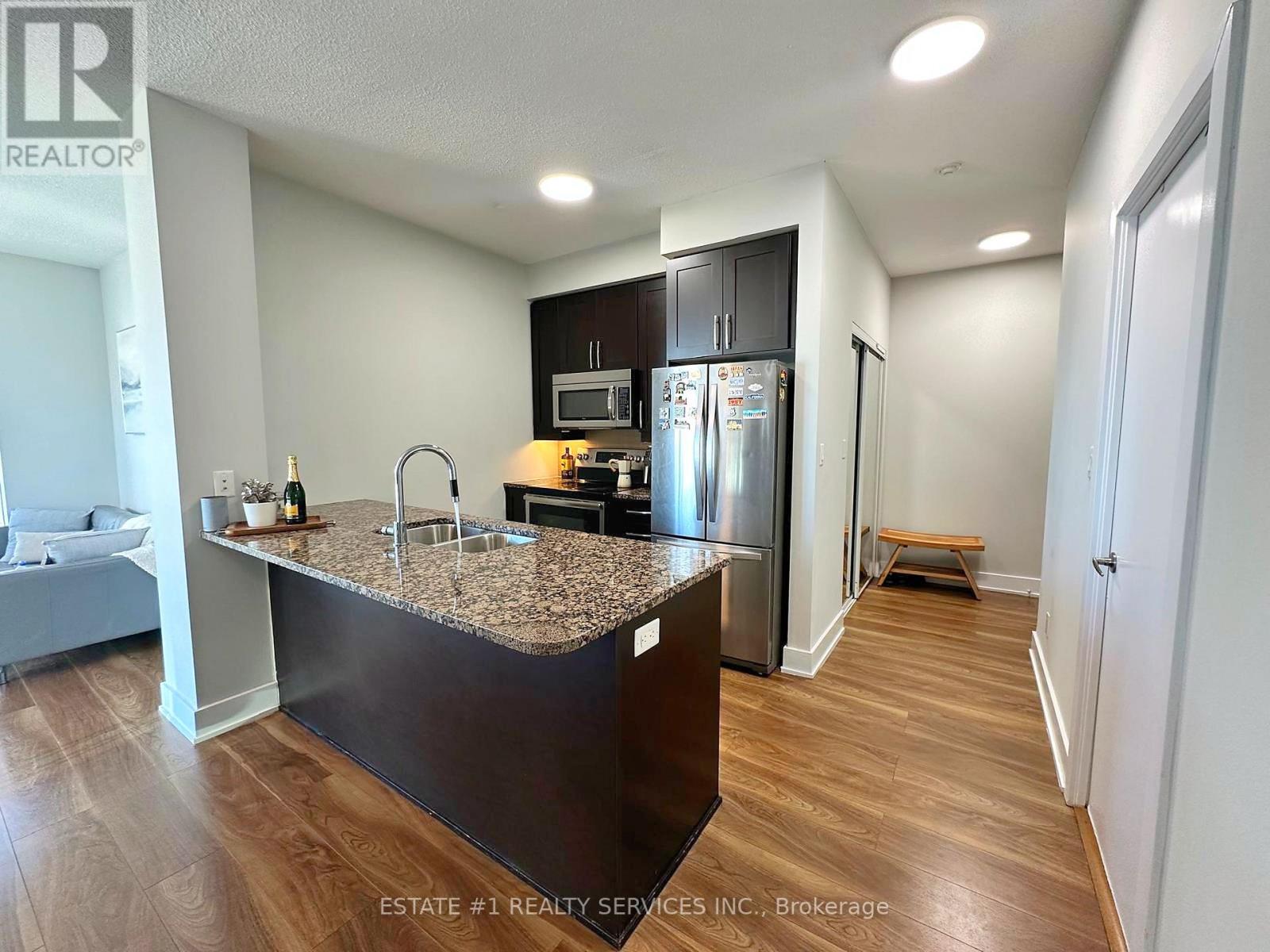 Lph2- 4065 Brickstone Mews, Mississauga, ON photo 5