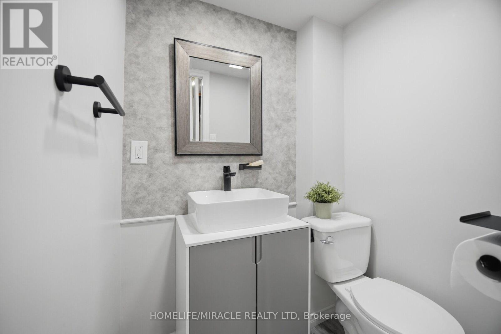 33 Klemscott Road, Brampton, ON photo 36