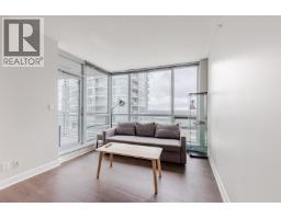 2707 2968 Glen Drive, Coquitlam, BC V3B0C4 Photo 9