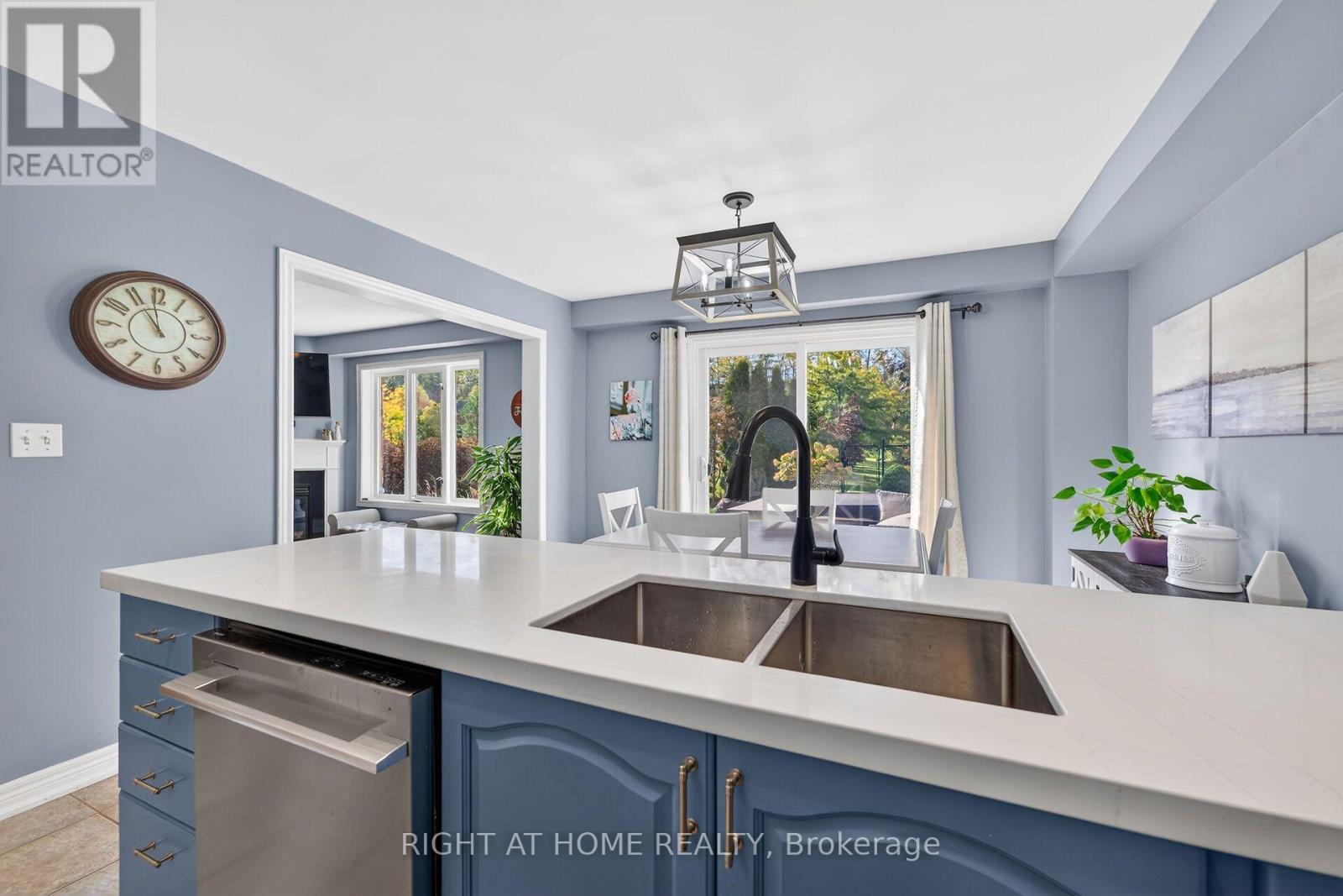 54 Vinifera Drive, Grimsby, ON photo 12