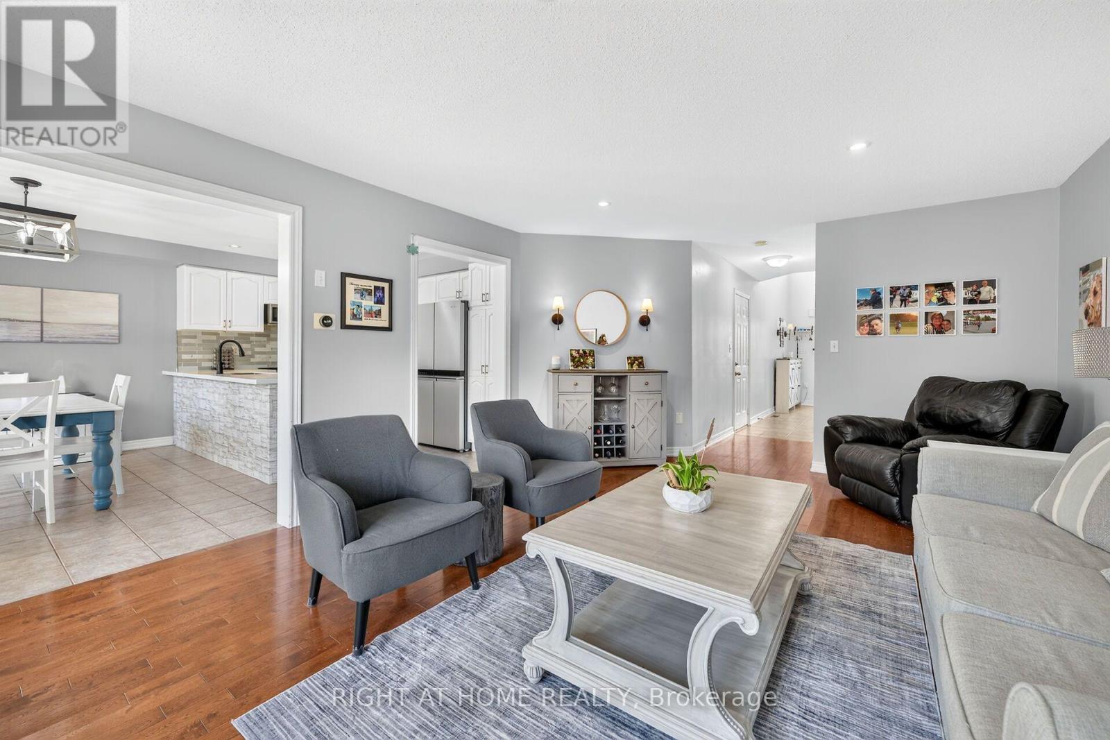 54 VINIFERA DRIVE - 16