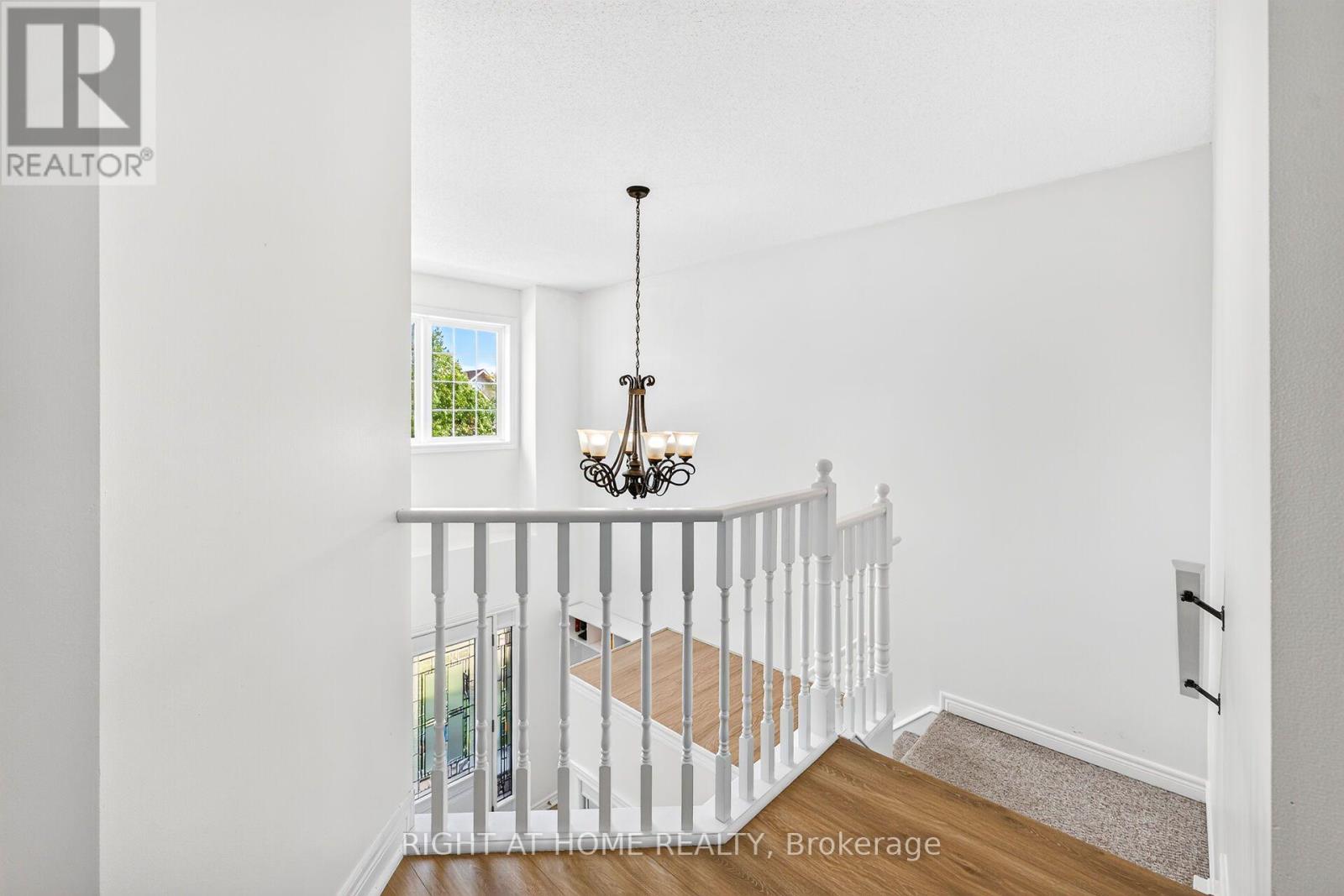54 VINIFERA DRIVE - 17