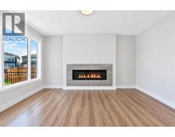 118 Belmont Crescent SW - photo 2