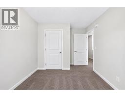 118 Belmont Crescent SW - photo 13