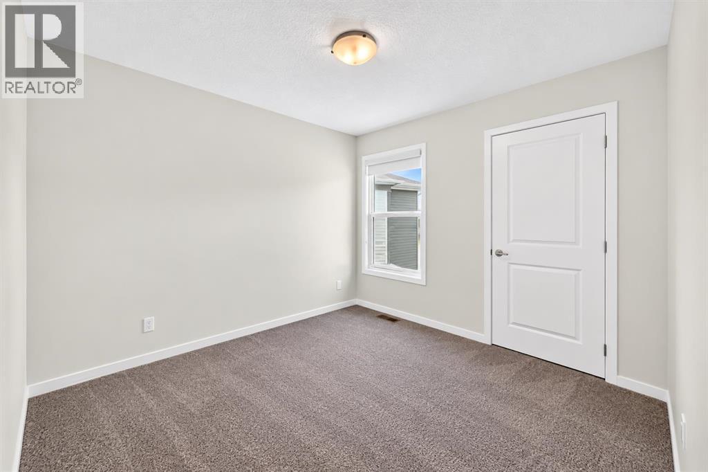 118 Belmont Crescent SW - 24