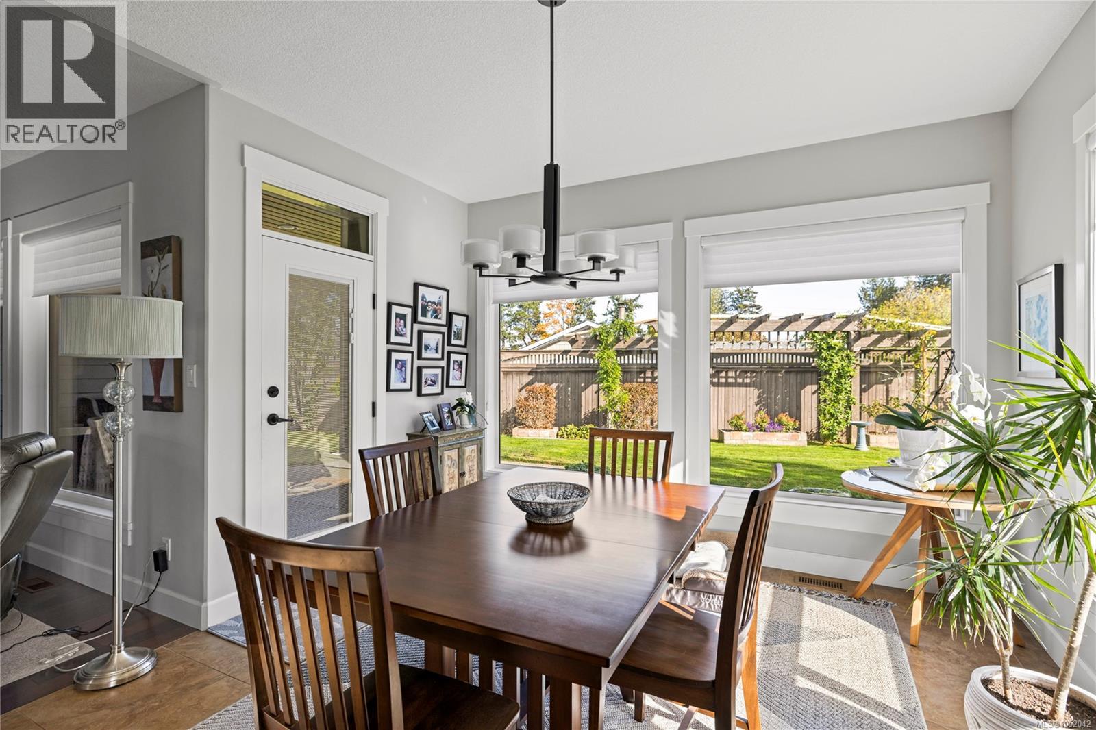 688 Lowry's Rd, French Creek
