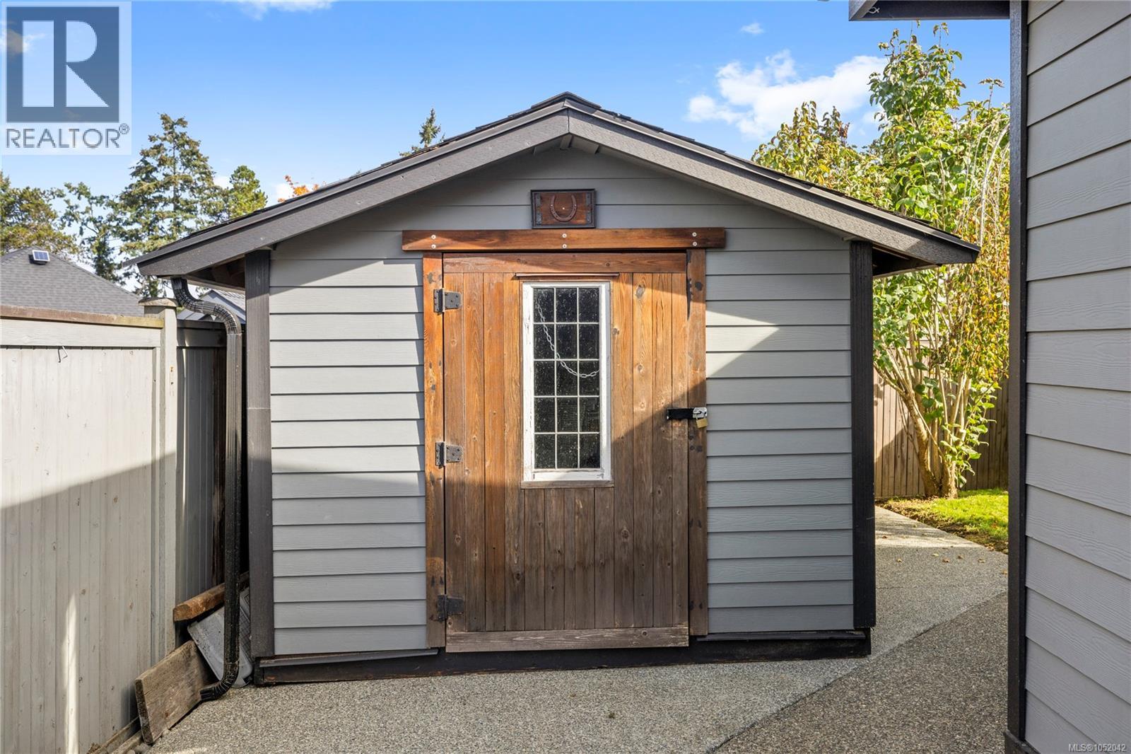 688 Lowry's Rd, French Creek