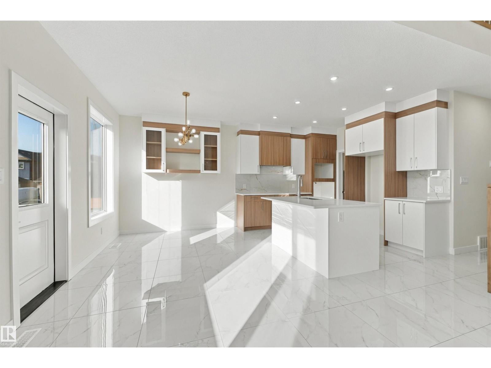 3824 39 St - Image 17