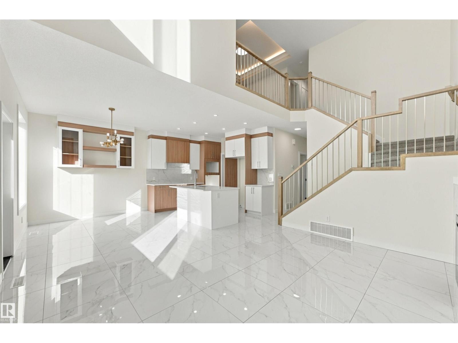 3824 39 St - 20
