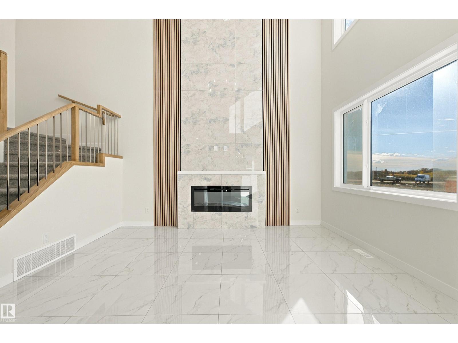 3824 39 St - 21