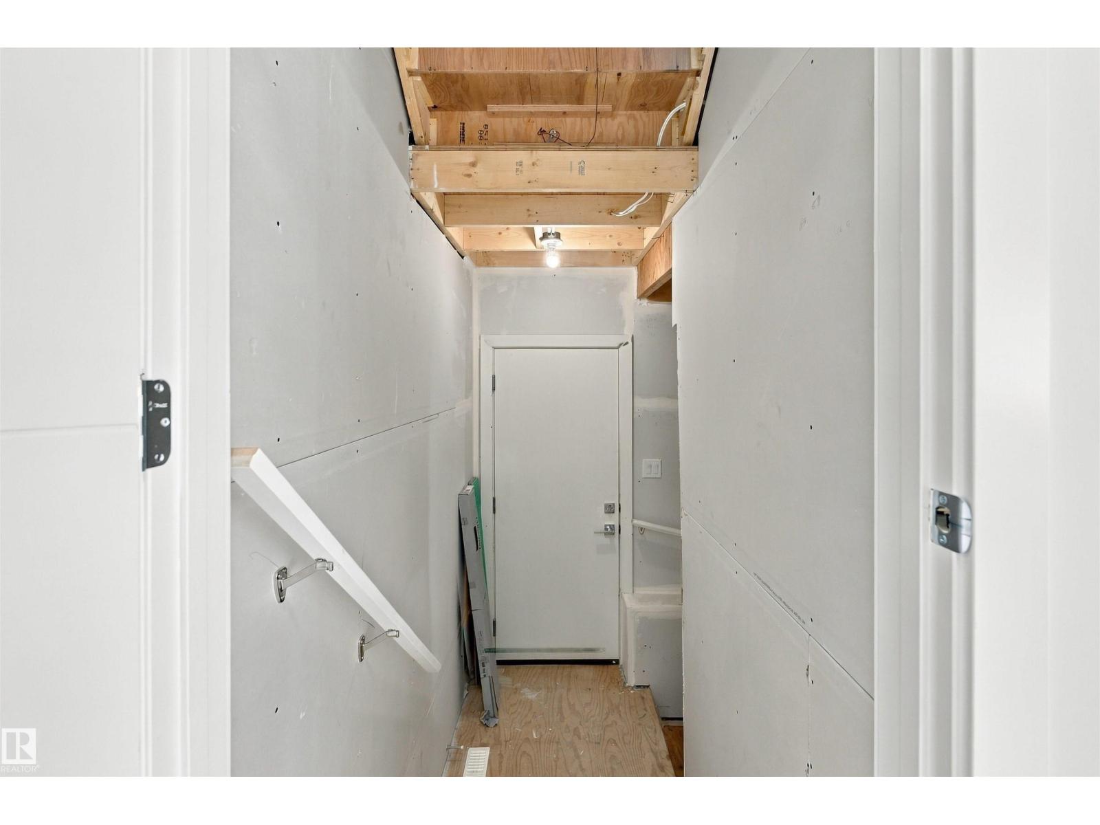 3824 39 St - Image 46