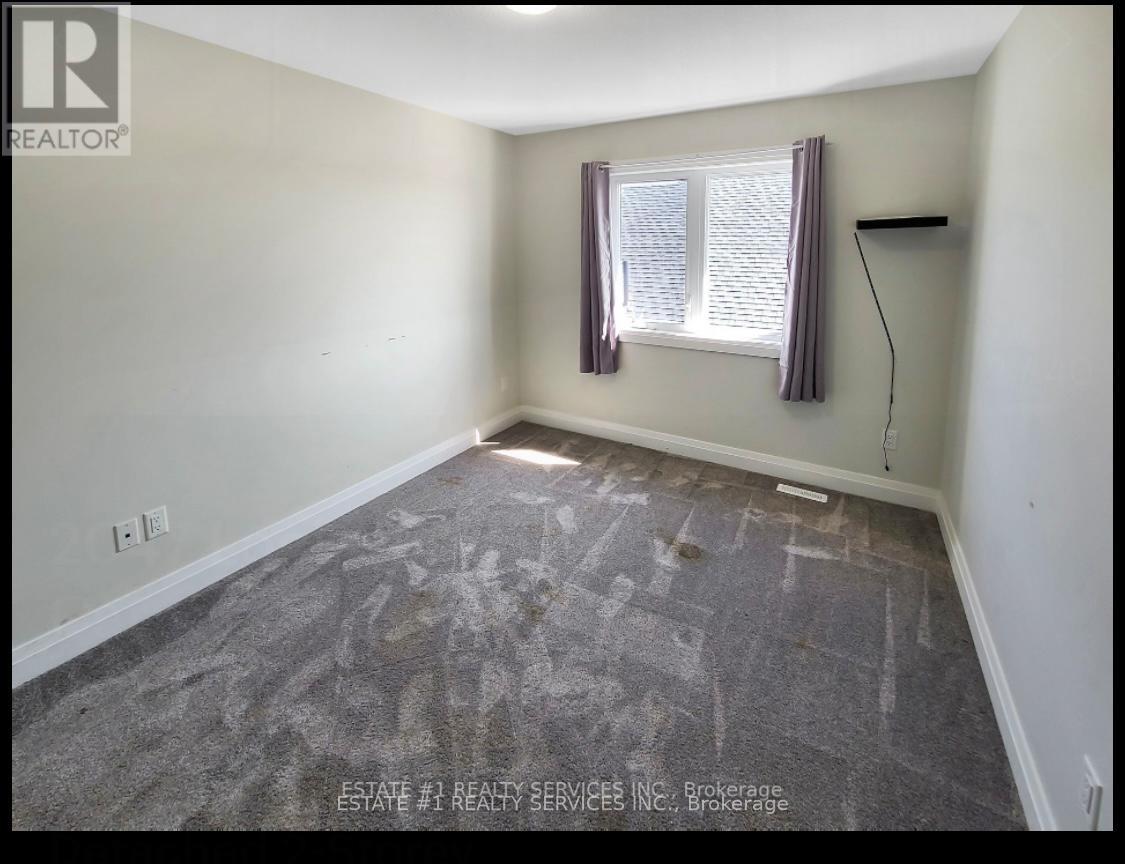2047 LOCKWOOD CRESCENT - 34