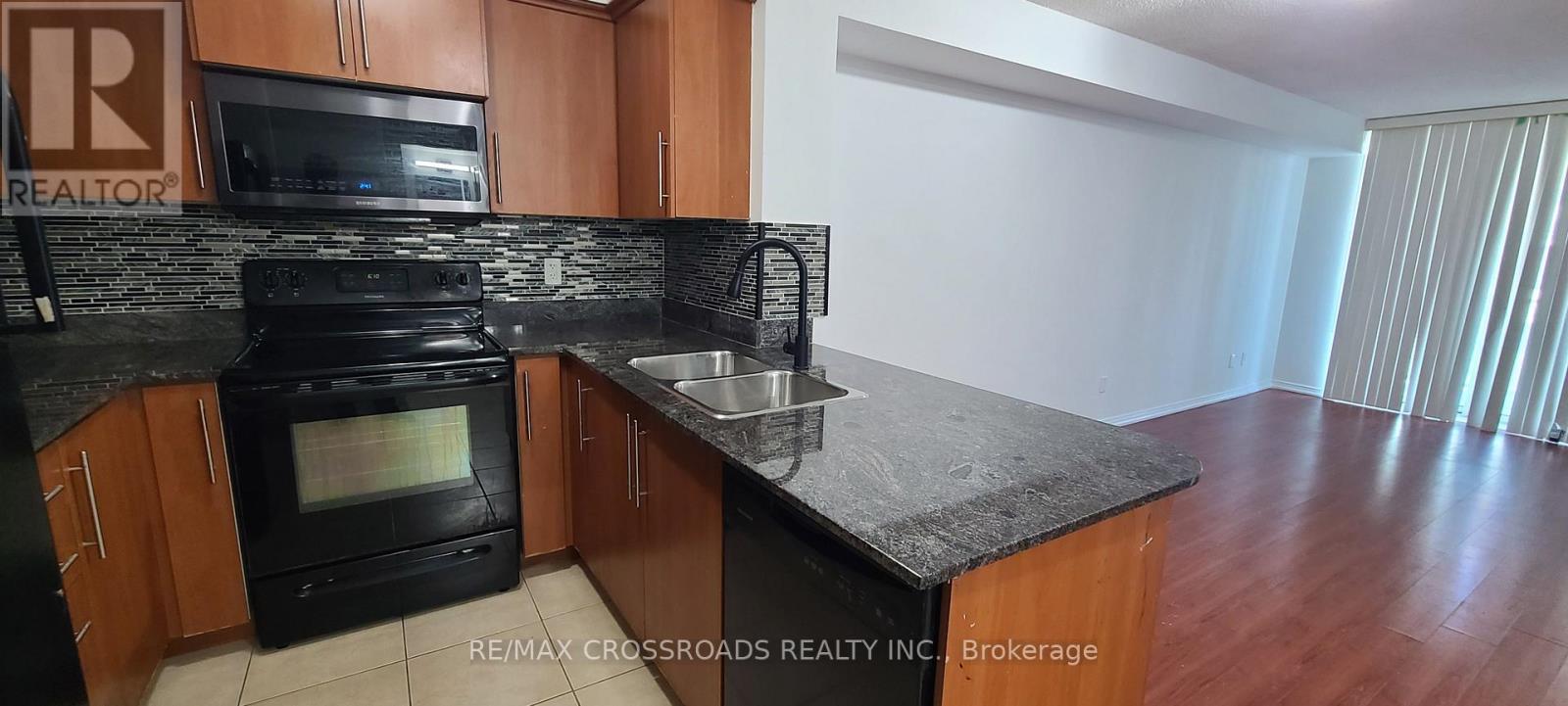 6 Rosebank Drive — photo 4