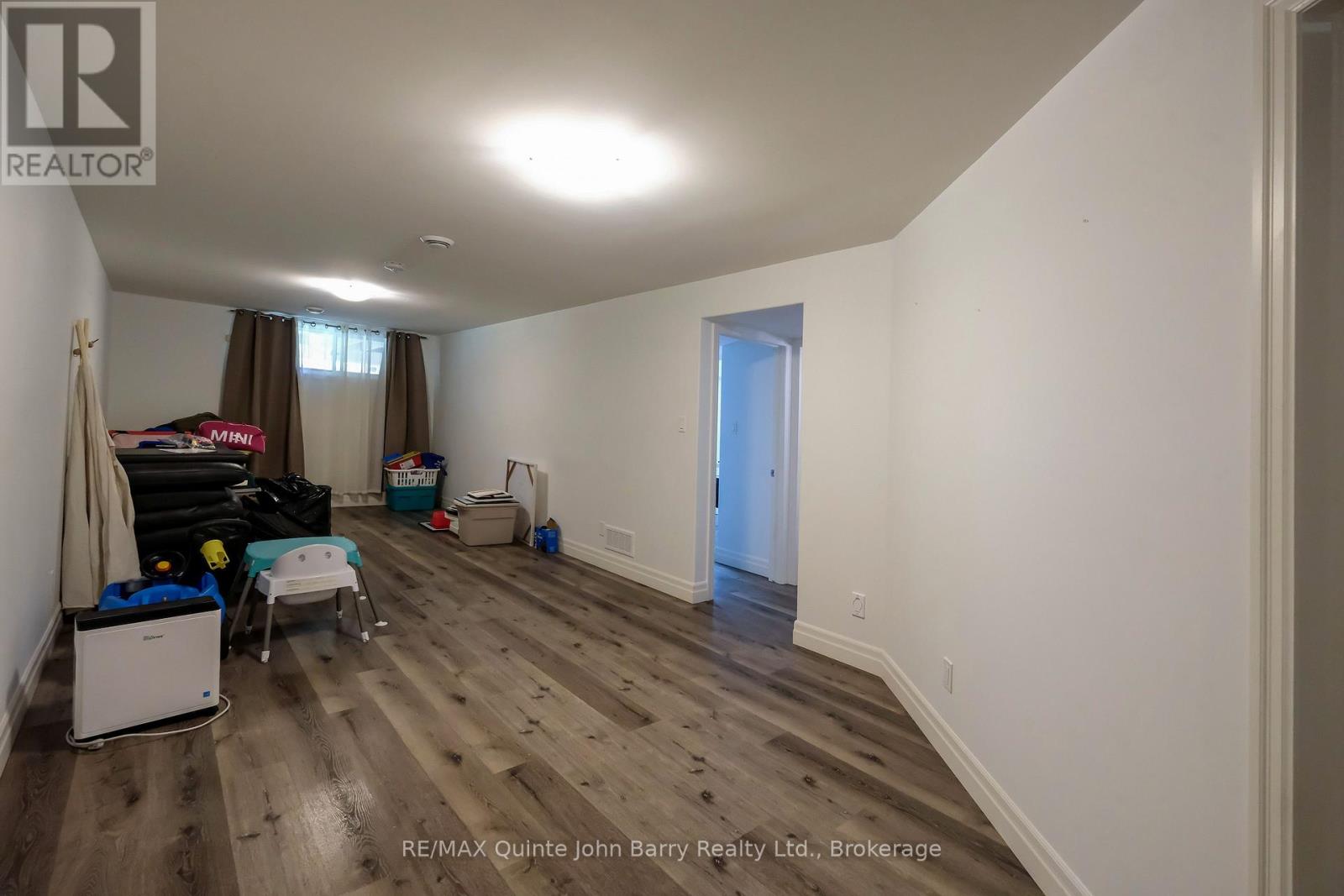 25 HILLSIDE MEADOW DRIVE - 19